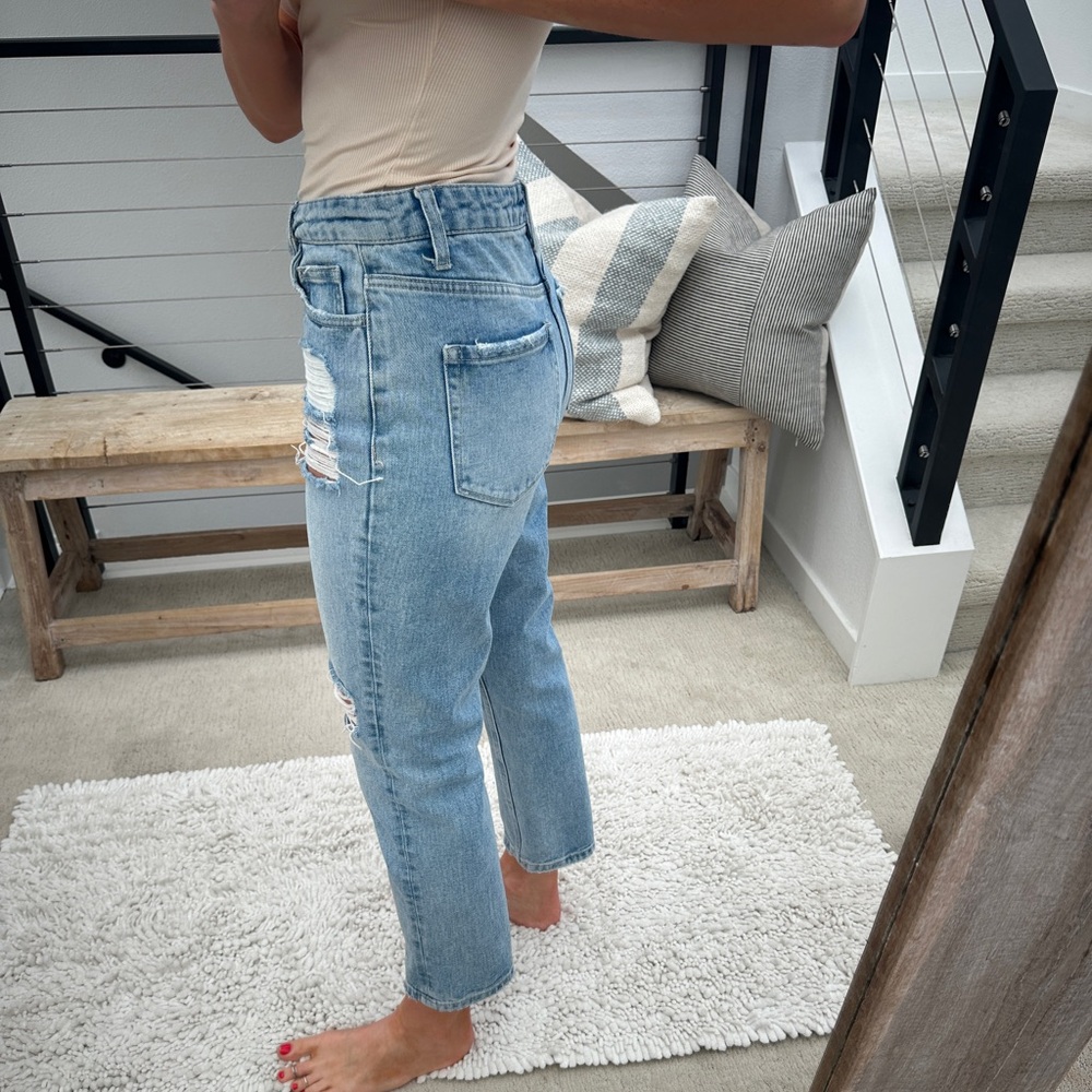 Vervet by Flying Monkey High Rise Button Fly Distressed Mom Jeans | Size 27 - Picture 8 of 15